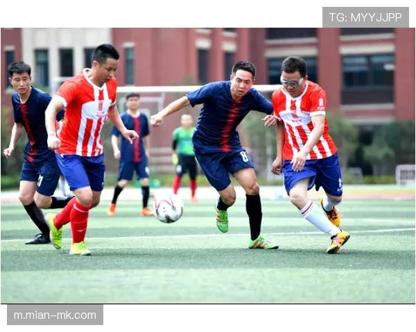 西甲俱乐部联合开展社区活动，足球公益影响力扩大