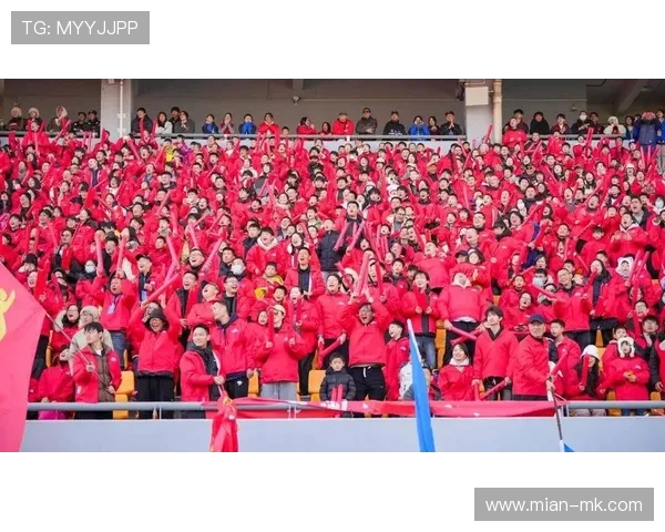 金华联赛啦啦队红色海洋助威，本土方言口号响亮